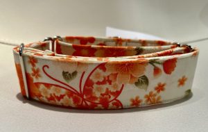 Ovratnica za hrte metulj/cvet širina 4 cm obseg 33-45 cm